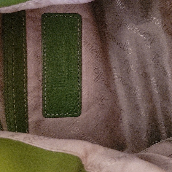 Tignanello apple green satchel bag. - Picture 6 of 7
